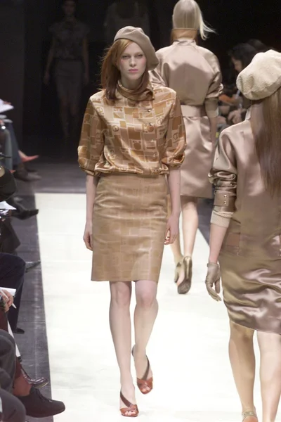 Look 28